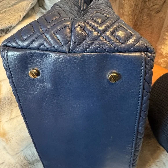Tory Burch - Marion Leather Quilted Chain Tote - Navy Blue - EUC Dual Straps - Picture 4 of 13